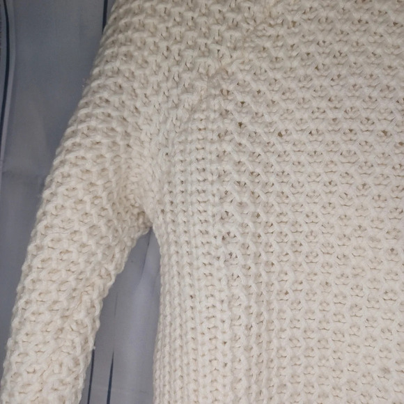 American Eagle Outfitters turtleneck sweater - Picture 12 of 13